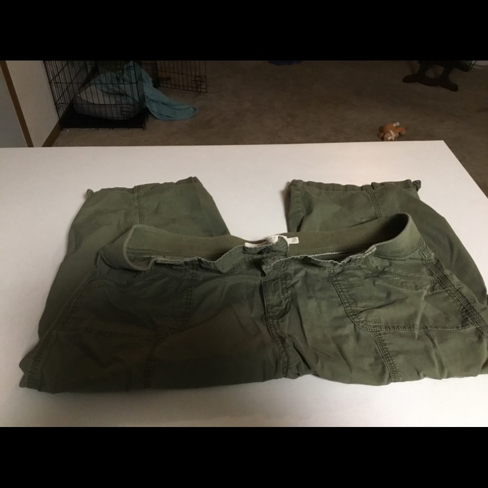 Ladies PLUS size Army Green Capris
